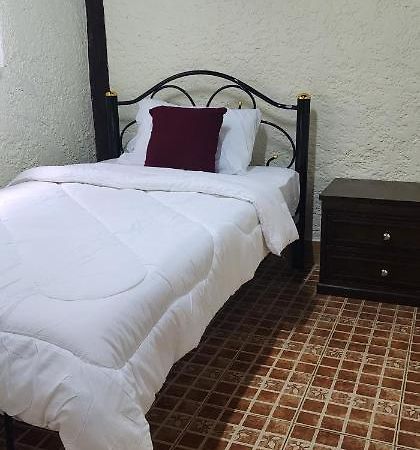 Cozy Nest Cnx Hostel Chiang Mai Bagian luar foto