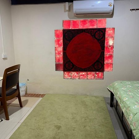 Cozy Nest Cnx Hostel Chiang Mai Bagian luar foto