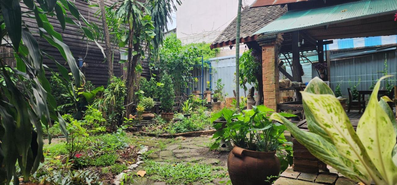 Cozy Nest Cnx Hostel Chiang Mai Bagian luar foto