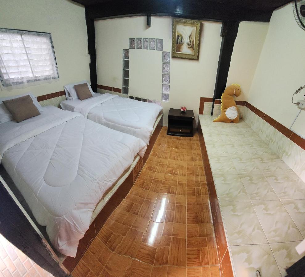 Cozy Nest Cnx Hostel Chiang Mai Bagian luar foto