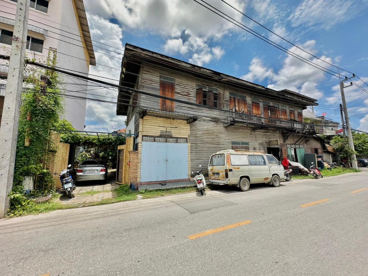 Cozy Nest Cnx Hostel Chiang Mai Bagian luar foto