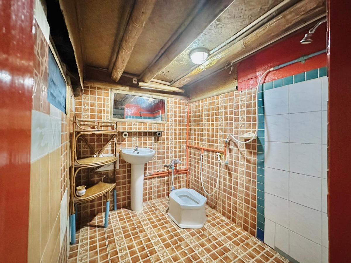 Cozy Nest Cnx Hostel Chiang Mai Bagian luar foto