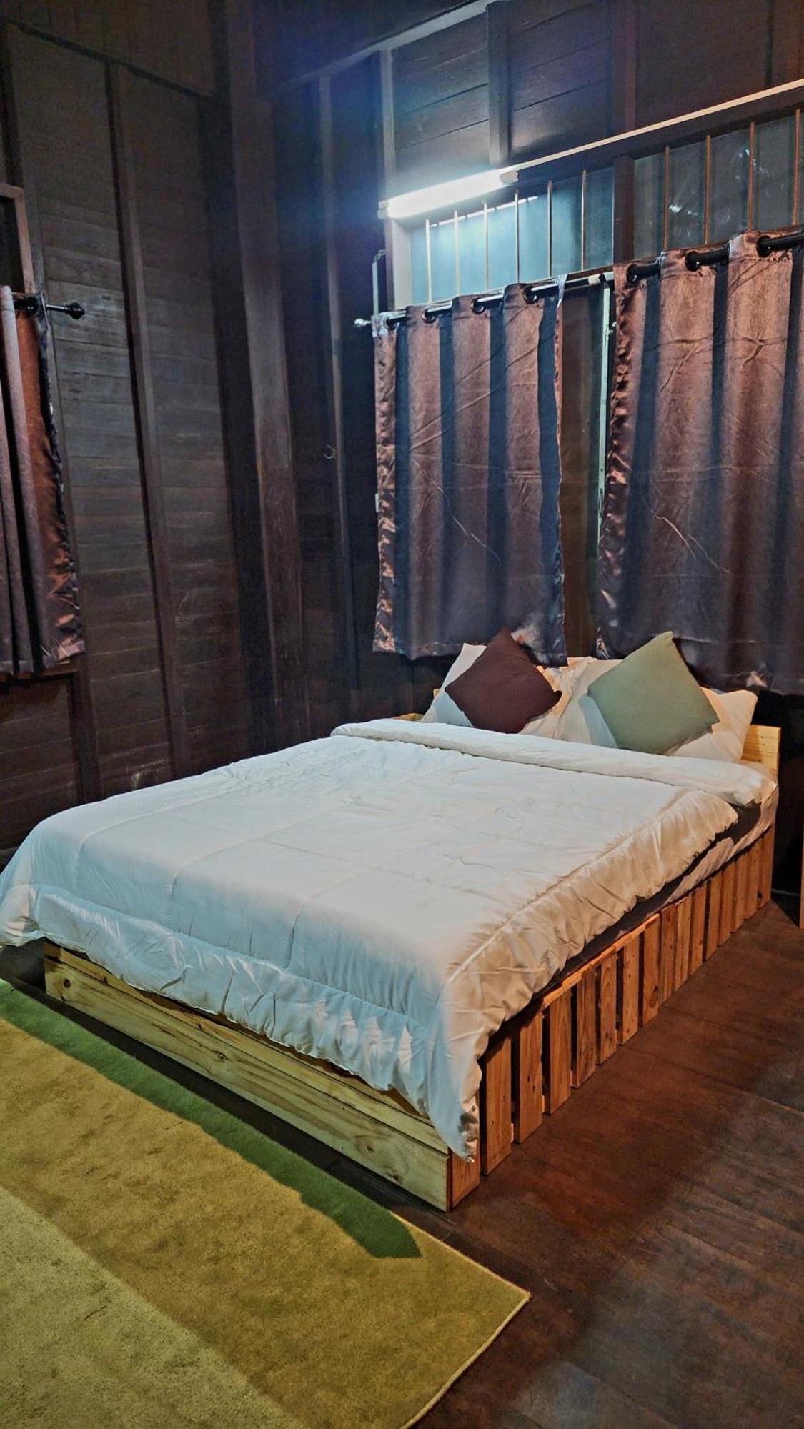 Cozy Nest Cnx Hostel Chiang Mai Bagian luar foto