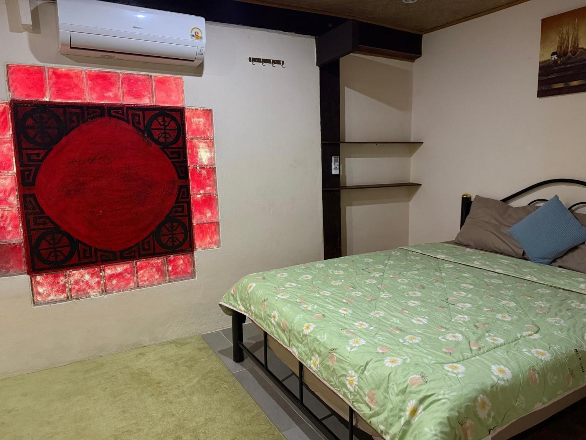 Cozy Nest Cnx Hostel Chiang Mai Bagian luar foto
