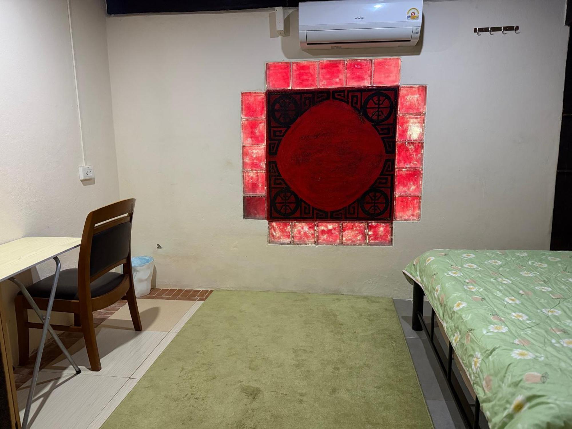 Cozy Nest Cnx Hostel Chiang Mai Bagian luar foto